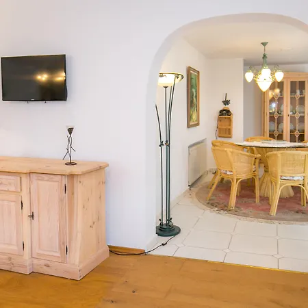 Villa Euphoria *